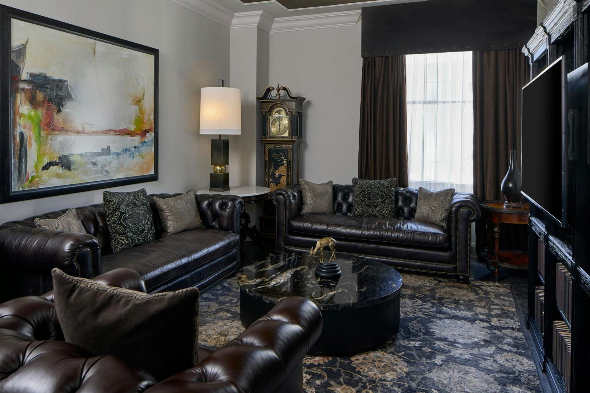Hotel Le Pavillon, New Orleans, A Tribute Portfolio