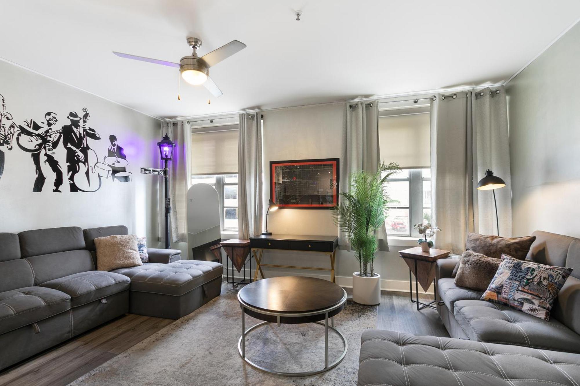 Apartment California Building Oasis: 1br In Vibrant New Orleans