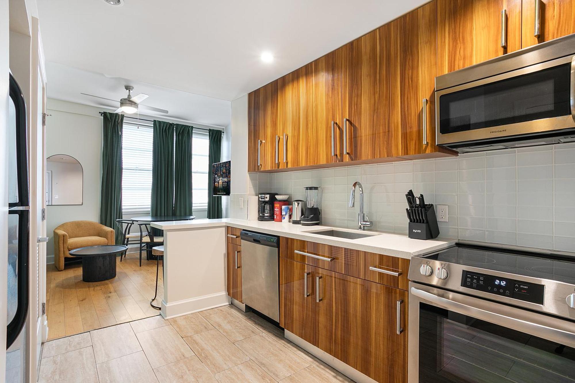 Spacious Modern Near French Quarter Apartment New Orleans