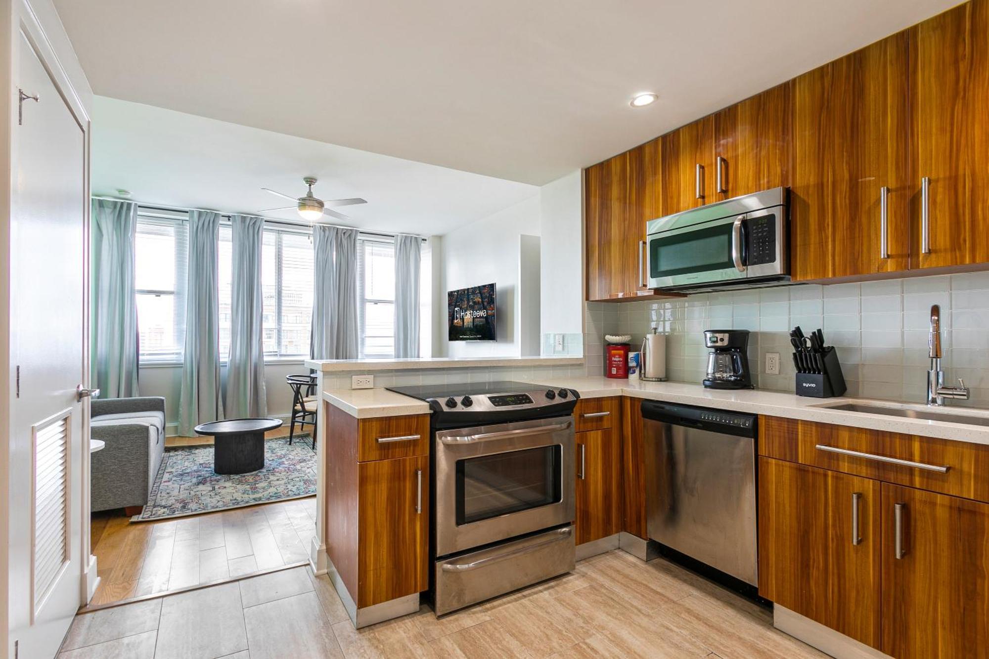 Spacious Modern Near French Quarter *