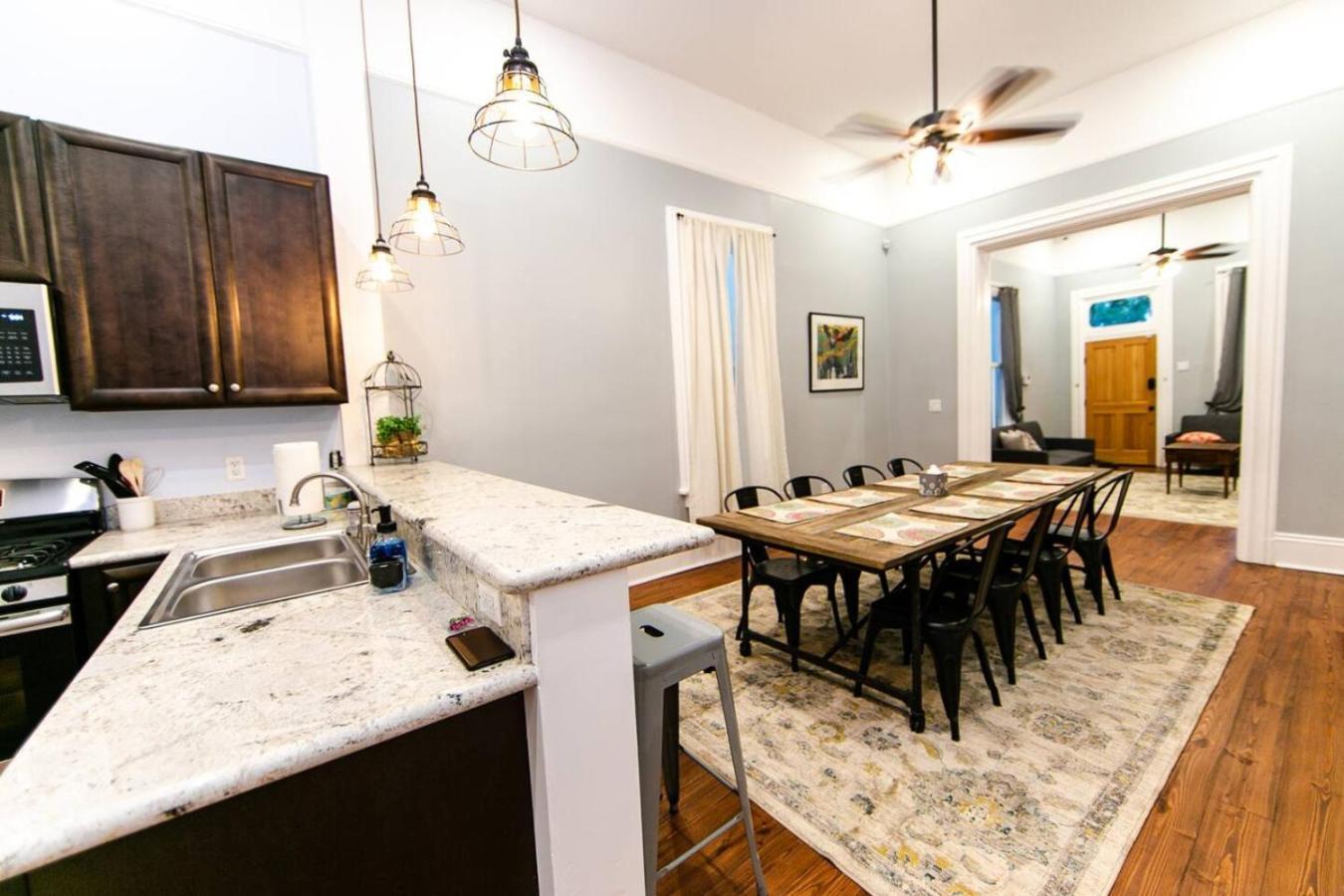 Elysian Historic - 4 Bed-4 Ensuite Baths Holiday home