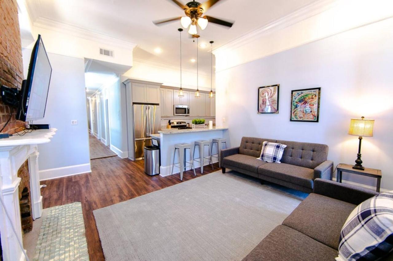 Claiborne Historic Victorian Mansion B - 5 Bed-3 Bath Apartment *