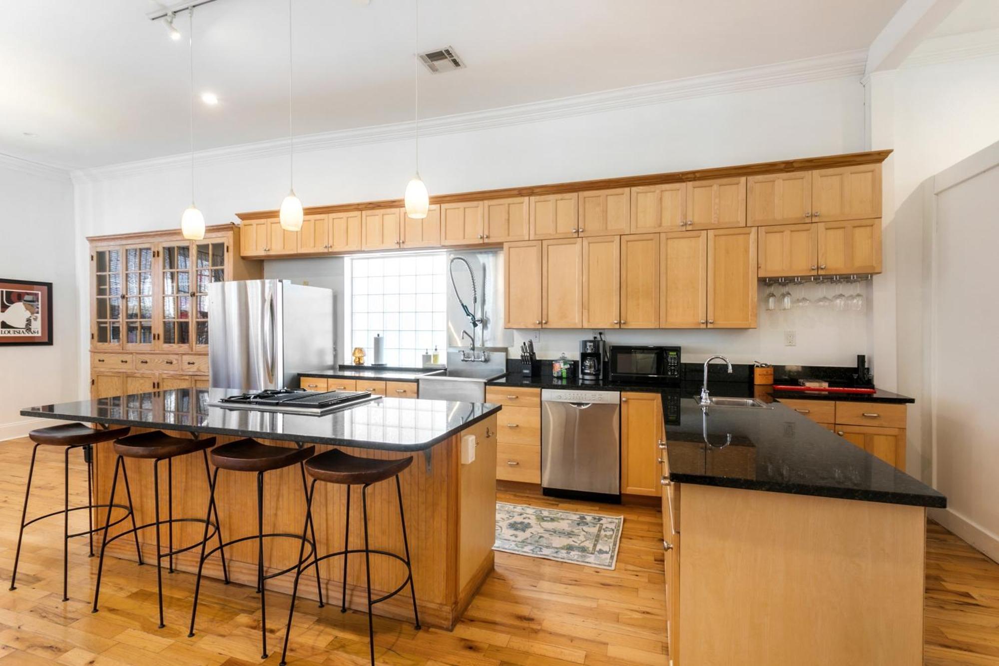 Spacious 3br Downtown In * New Orleans