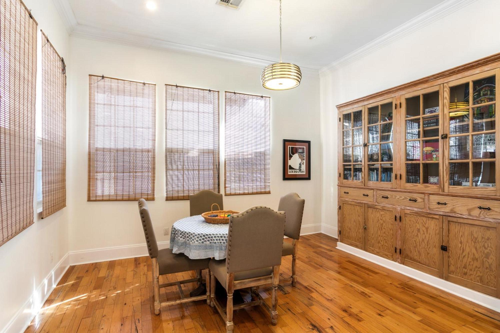 Apartment Spacious 3br Downtown In