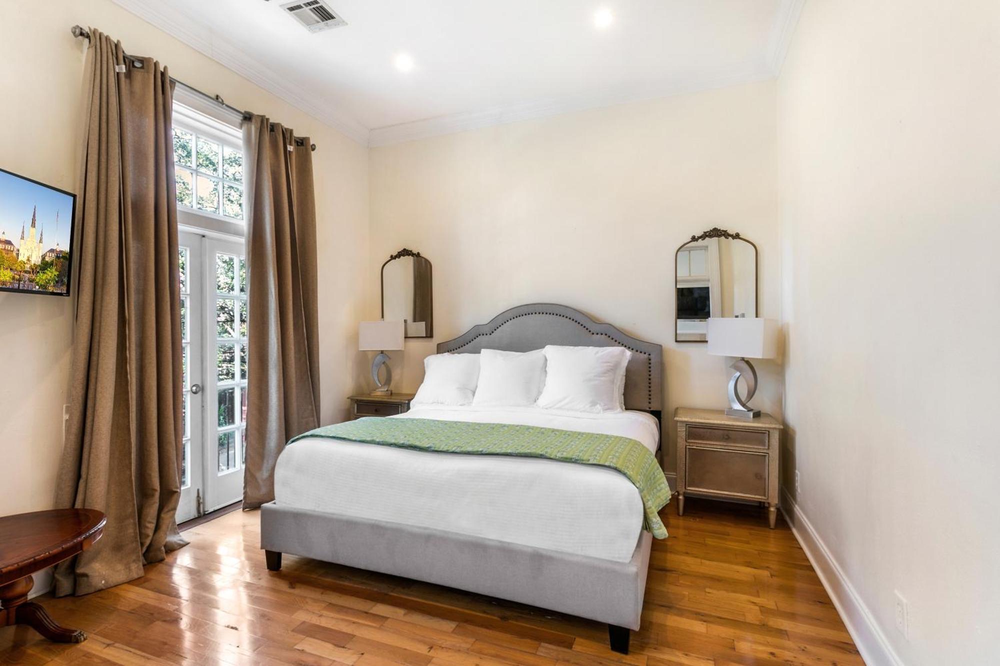 Apartment Spacious 3br Downtown In *