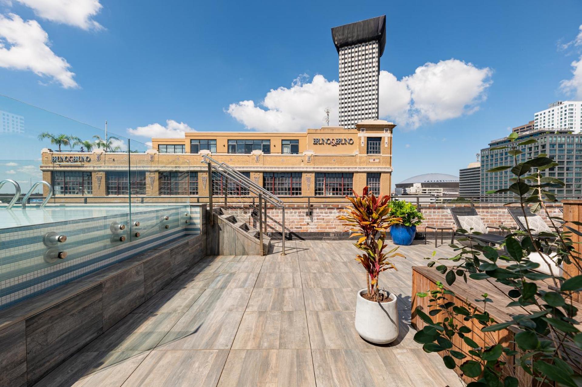 Hotel Downtown 4bd4ba With 2 Queen Sleeper Sofas Connecting Unit Perfect For Groups