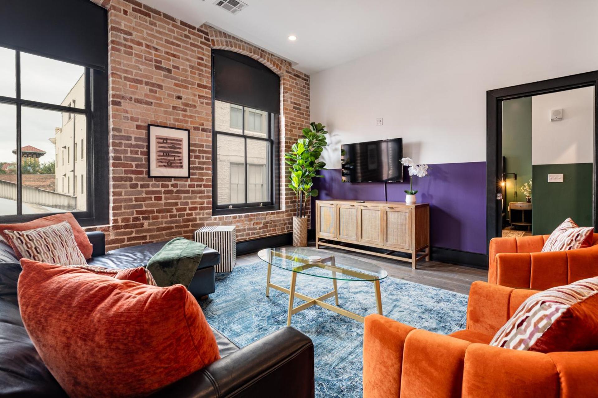 Downtown 4bd4ba With 2 Queen Sleeper Sofas Connecting Unit Perfect For Groups Hotel New Orleans
