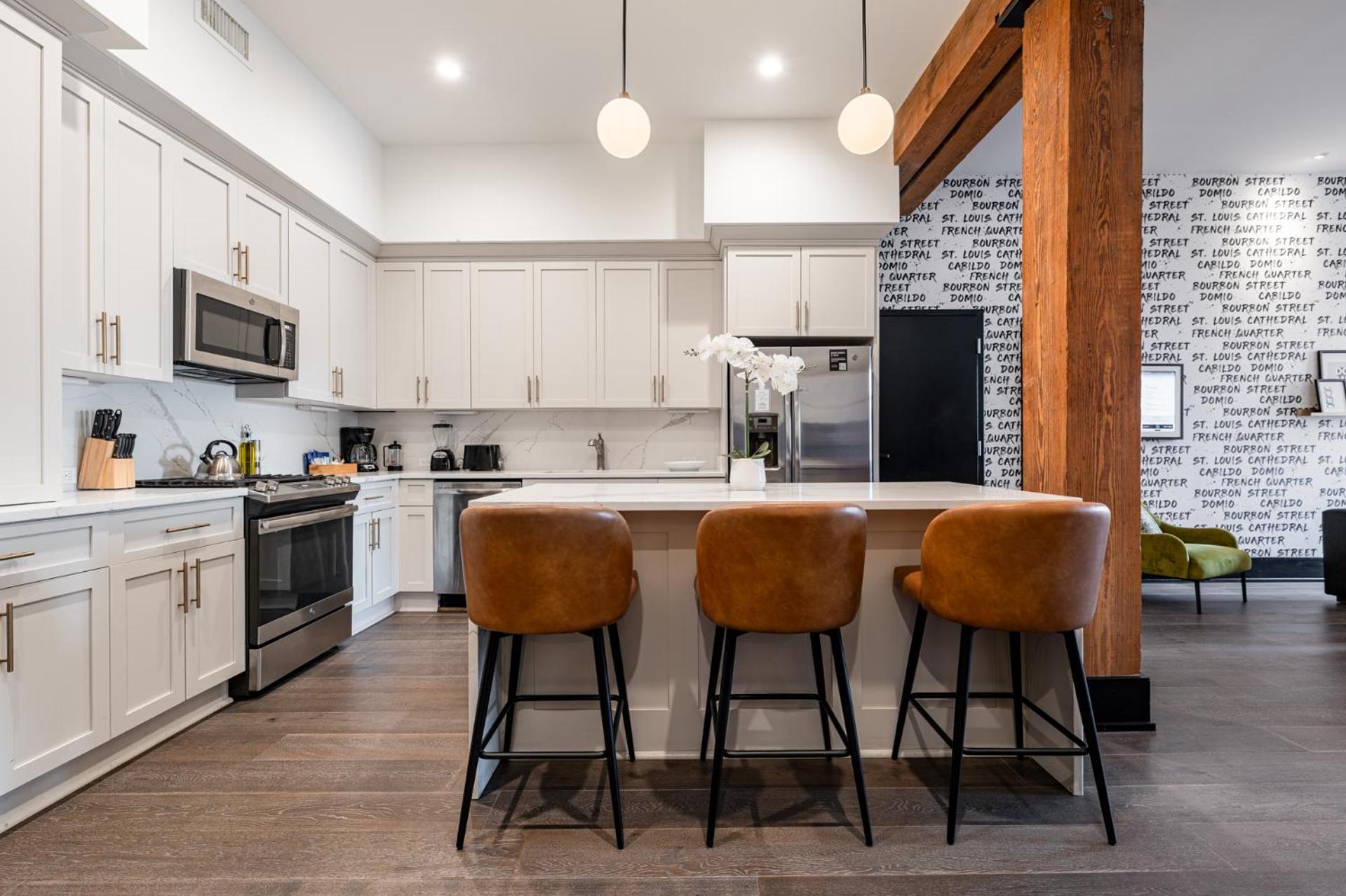 Downtown 4bd4ba With 2 Queen Sleeper Sofas Connecting Unit Perfect For Groups Hotel