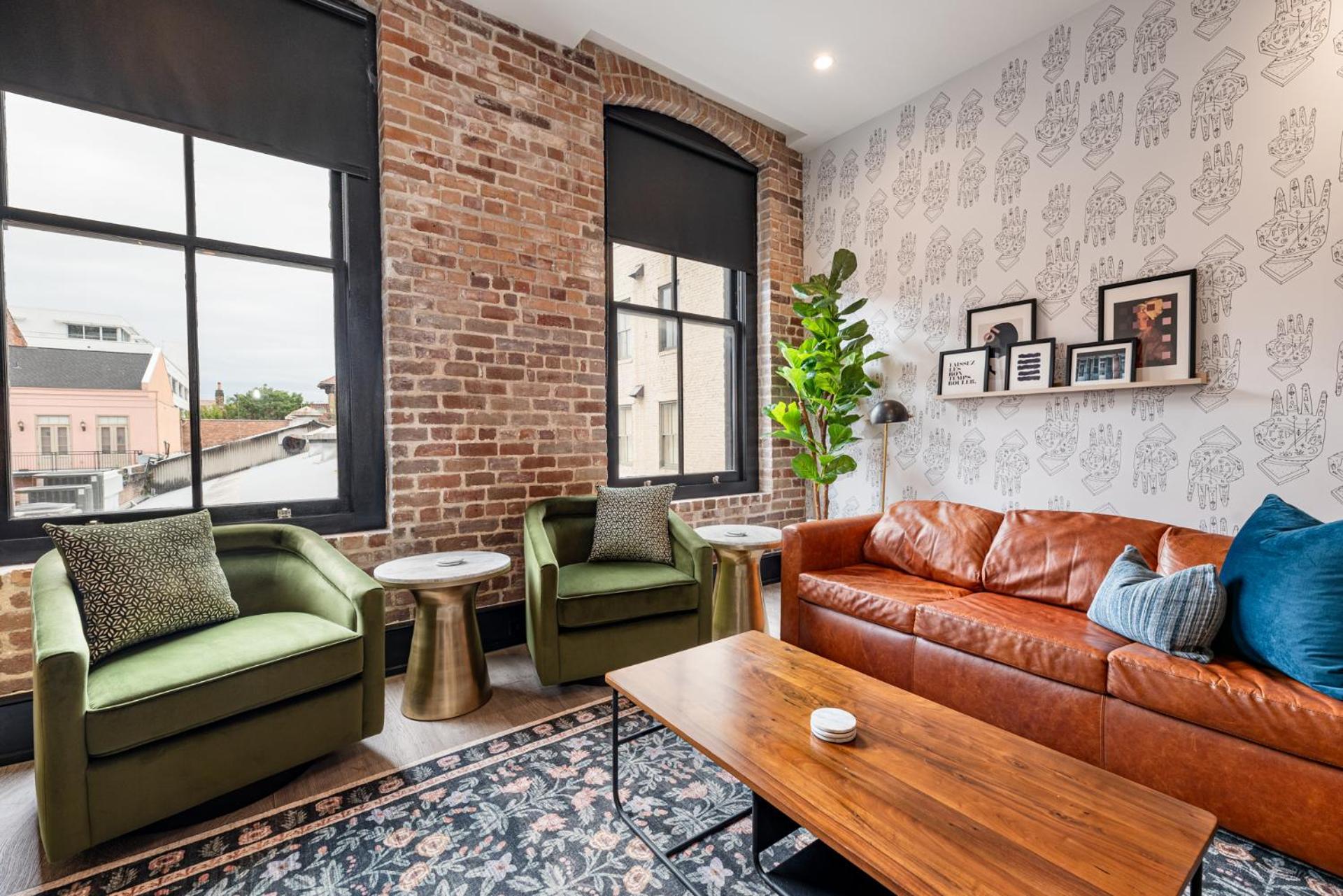 Downtown 4bd4ba With 2 Queen Sleeper Sofas Connecting Unit Perfect For Groups Hotel *