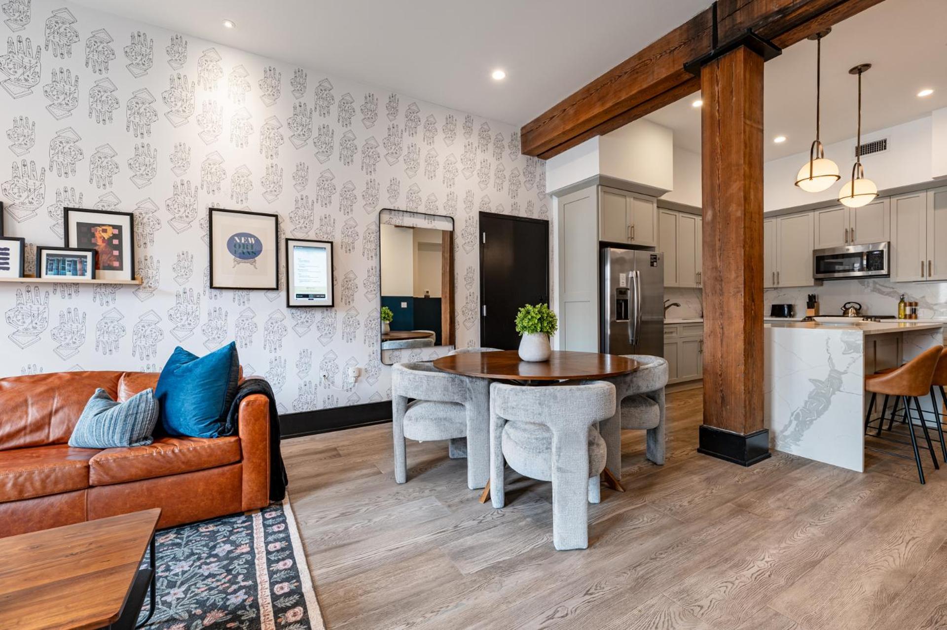 Hotel Downtown 4bd4ba With 2 Queen Sleeper Sofas Connecting Unit Perfect For Groups New Orleans