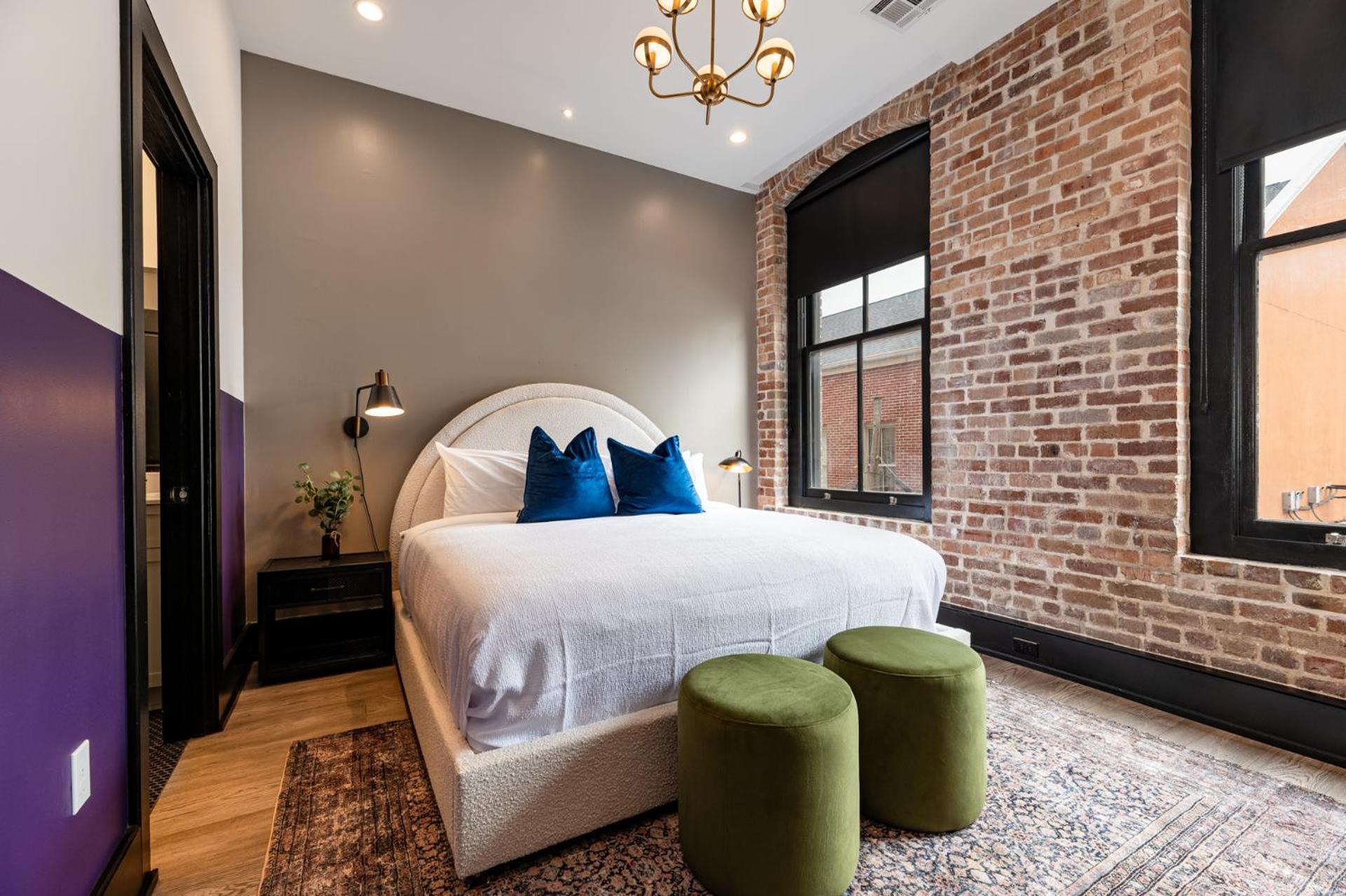 Hotel Downtown 4bd4ba With 2 Queen Sleeper Sofas Connecting Unit Perfect For Groups New Orleans