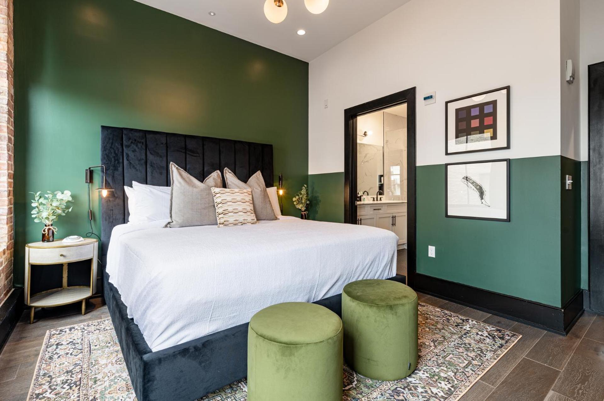 Downtown 4bd4ba With 2 Queen Sleeper Sofas Connecting Unit Perfect For Groups