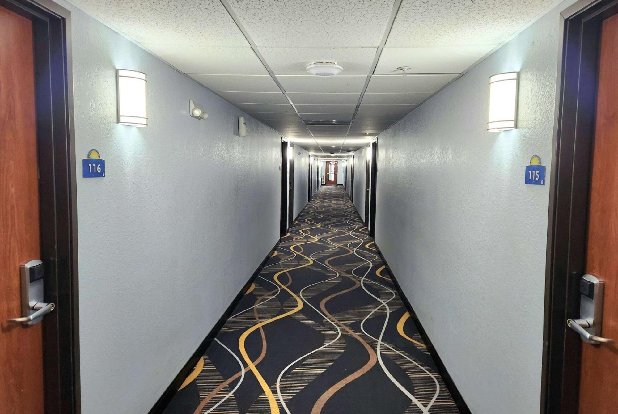 Days By Wyndham Pontchartrain Hotel