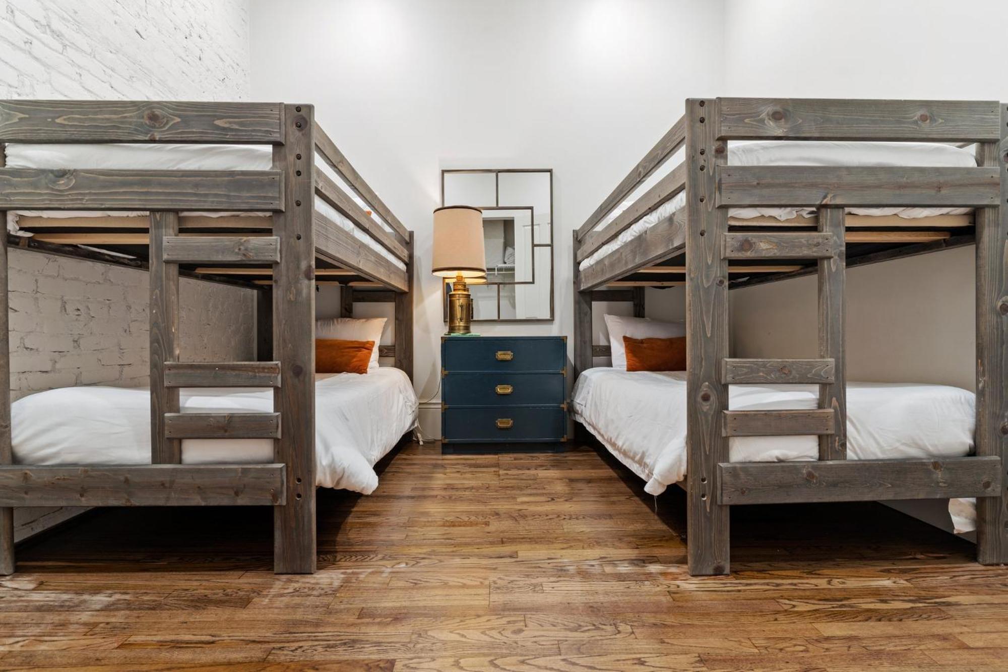 Hotel 4br Gem On Gravier Close To Dining & Souvenirs