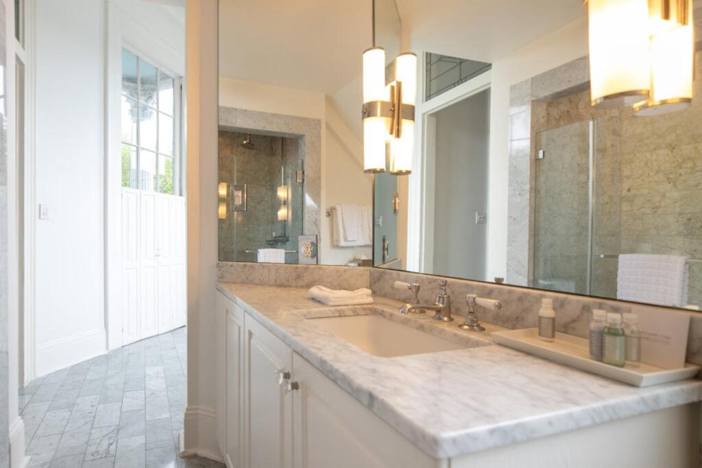 Hotel Melrose Mansion 3*