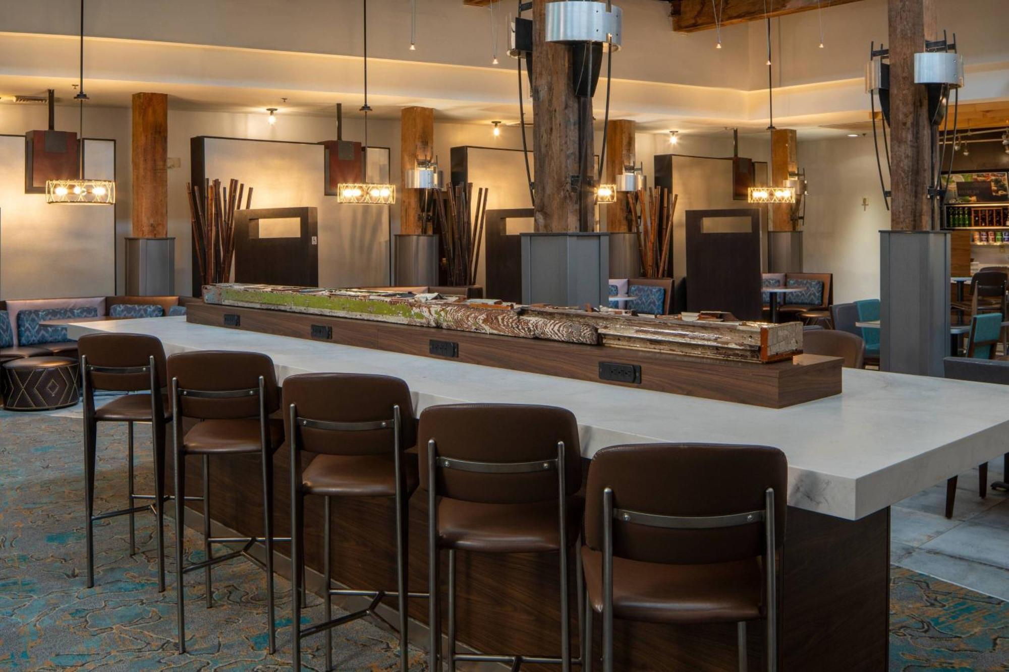 Courtyard By Marriott Warehouse Arts District Hotel 3*
