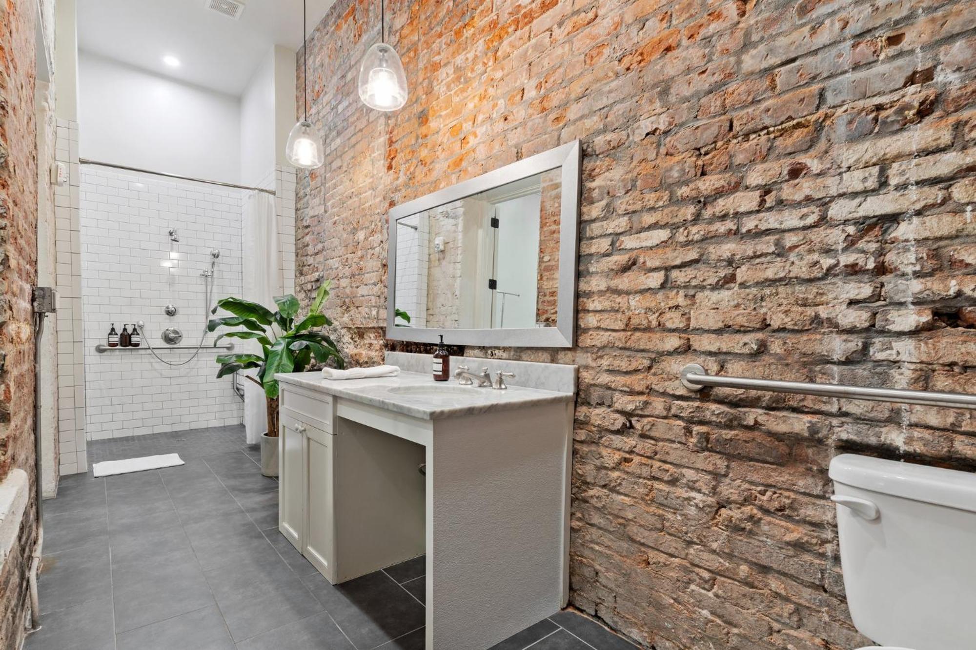 4br Cbd Home, Ideal For Groups & Great Memories
