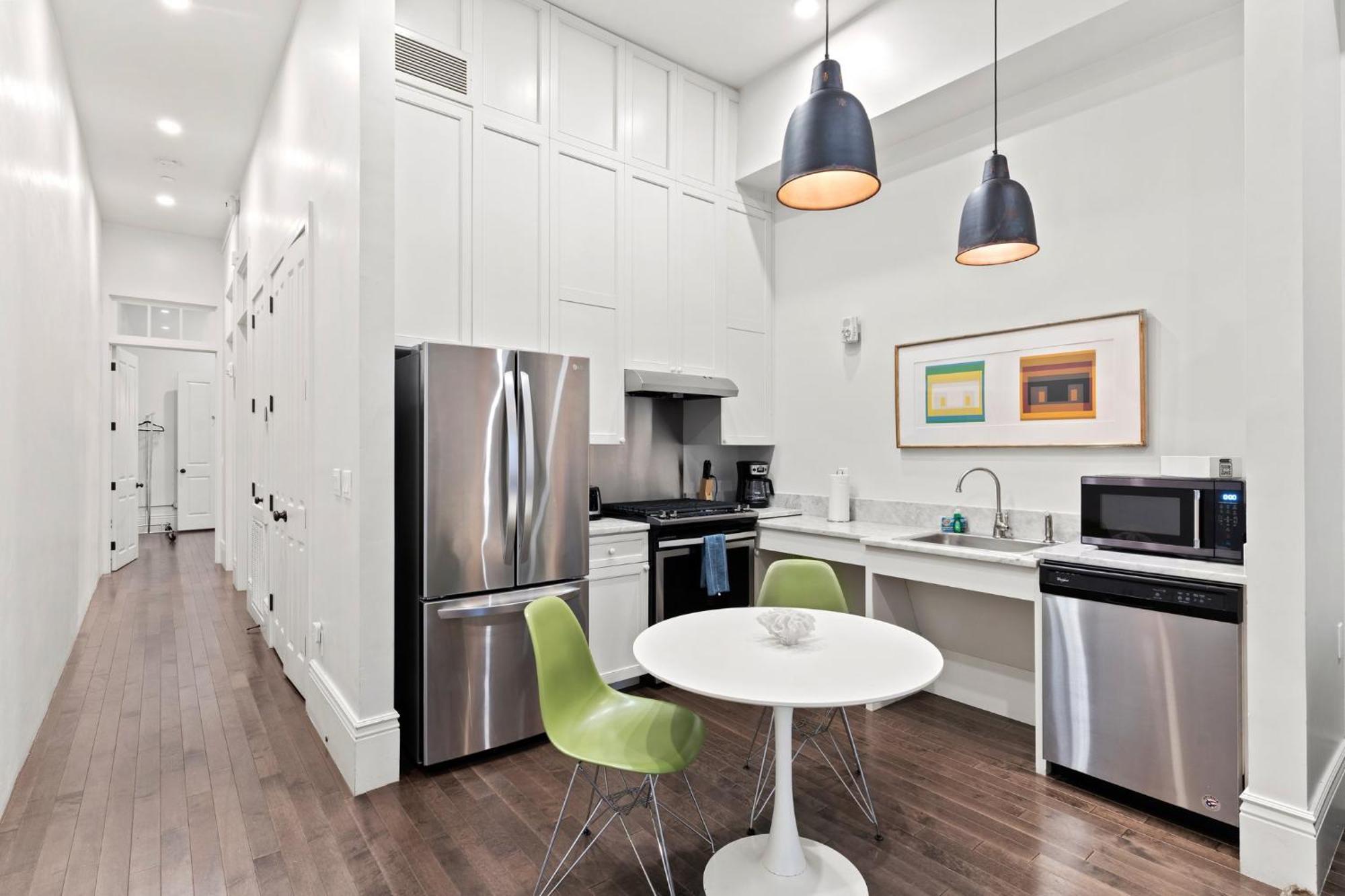 Hotel 4br Cbd Home, Ideal For Groups & Great Memories *