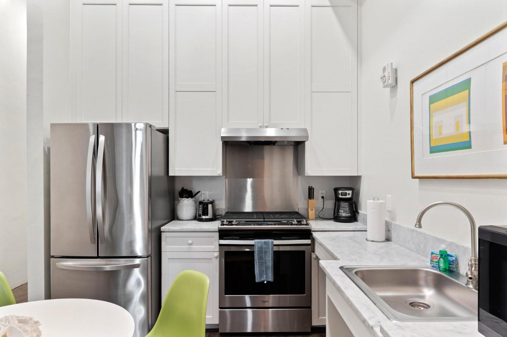 4br Cbd Home, Ideal For Groups & Great Memories Hotel