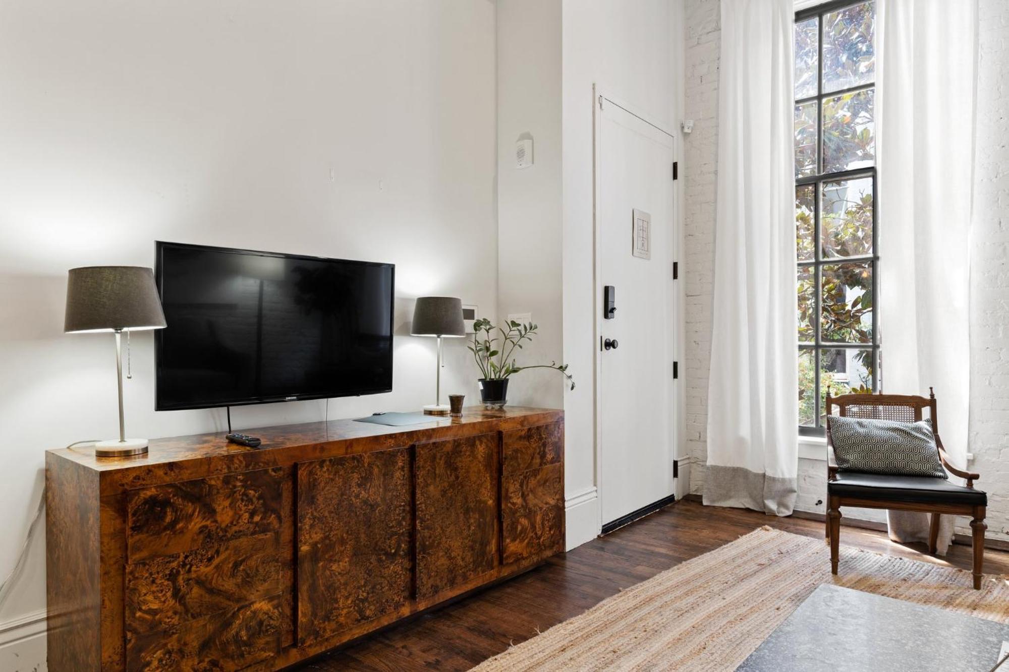 Hotel 4br Gem On Gravier Close To Dining & Souvenirs *