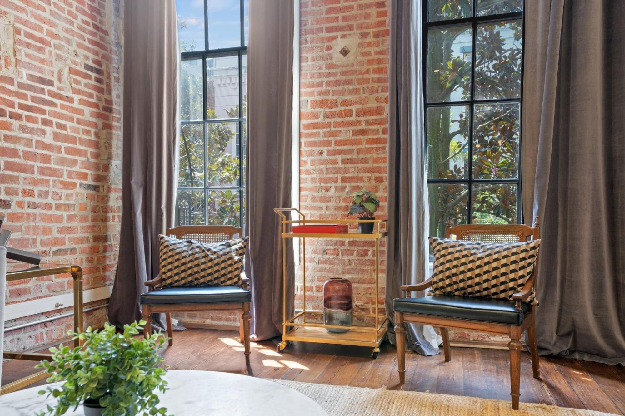 Hotel 4br Gem On Gravier Close To Dining & Souvenirs