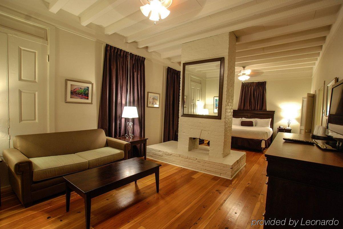 Lamothe House A French Quarter Hotel