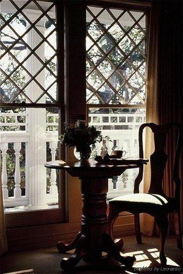 The Queen Anne 3*