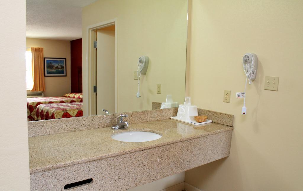 Best Way Inn And Suites - New Orleans Motel 2*