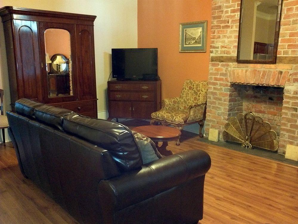 Hotel Grenoble House New Orleans