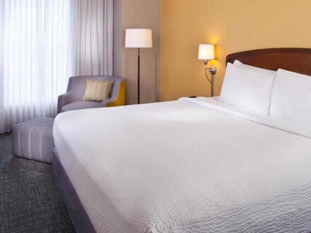 Courtyard By Marriott Warehouse Arts District 3*