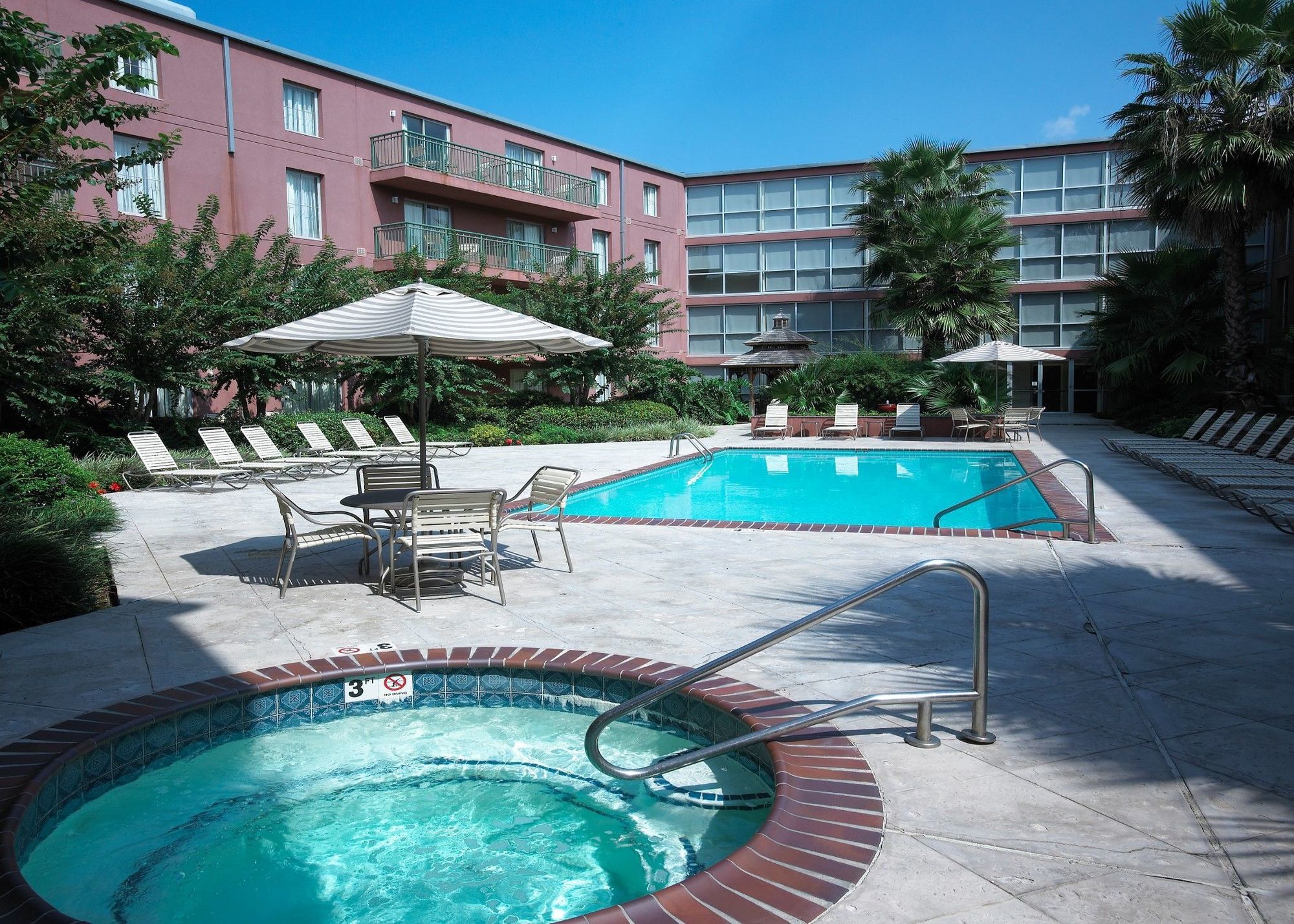 Hotel Courtyard By Marriott Warehouse Arts District New Orleans
