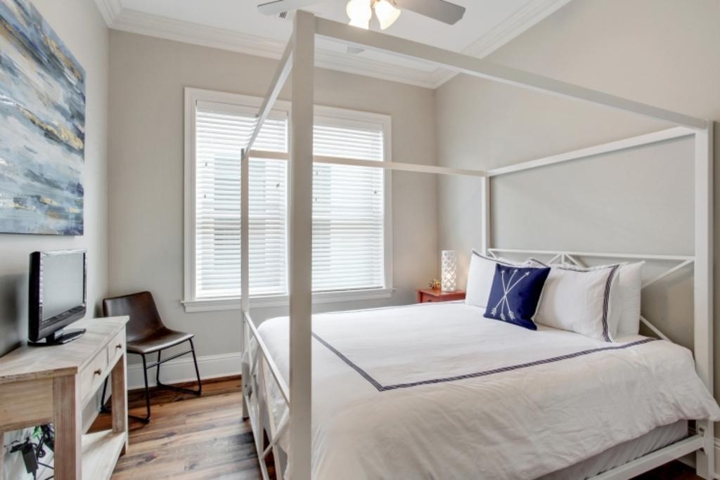 Spacious Southern Louisiana Escape Near Street Car *