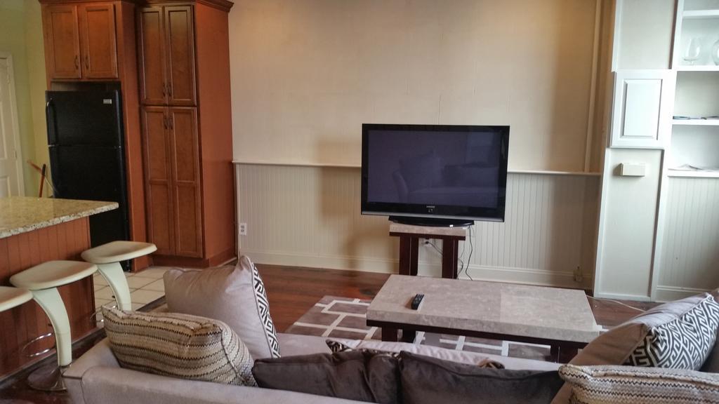 French Quarter Apartment With Mississippi River View Apartment New Orleans