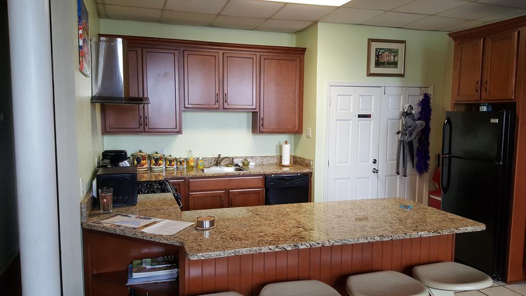 Apartment French Quarter Apartment With Mississippi River View *
