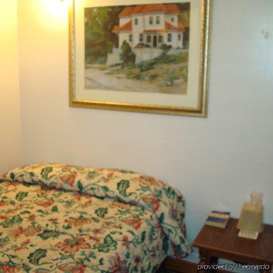 Empress Hotel *