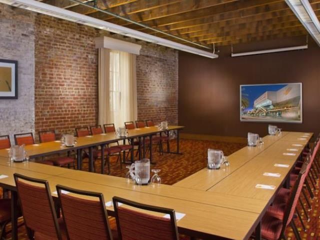 Hotel Courtyard By Marriott Warehouse Arts District New Orleans