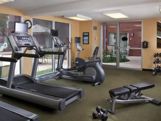 Courtyard By Marriott Warehouse Arts District 3*