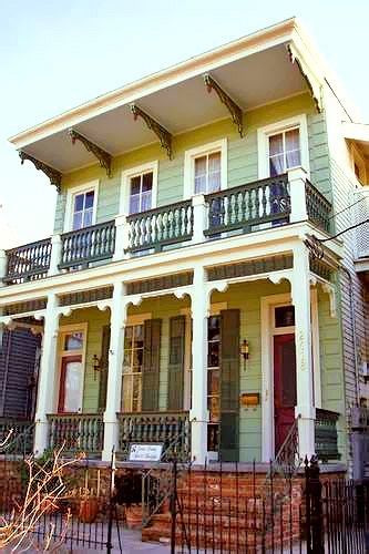 Garden District Bed & Breakfast 2*