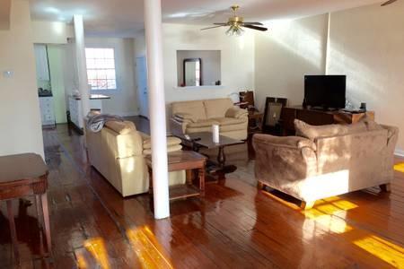 French Quarter Apartment With Mississippi River View Apartment