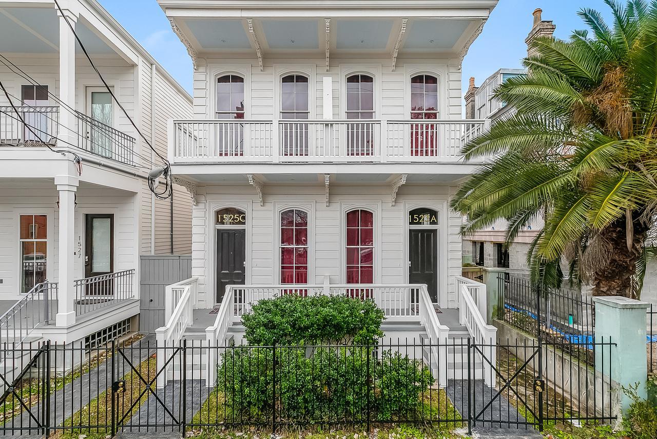Modern 2br On Carondelet By Hosteeva Apartment *