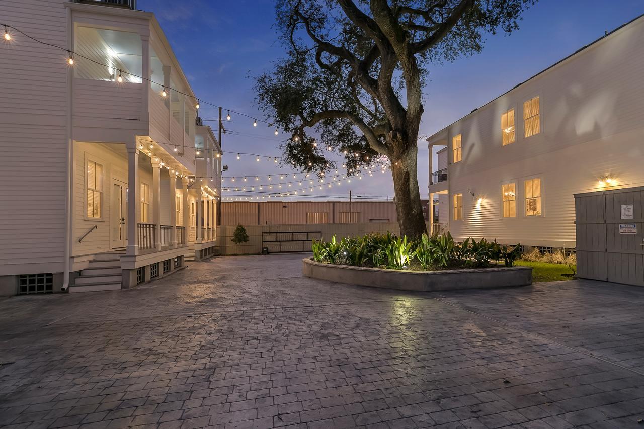 Apartment Modern 2br On Carondelet By Hosteeva *