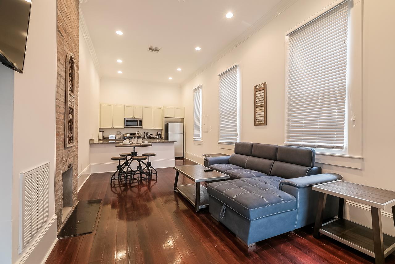 Charming 2br On Carondelet By Hosteeva Apartment