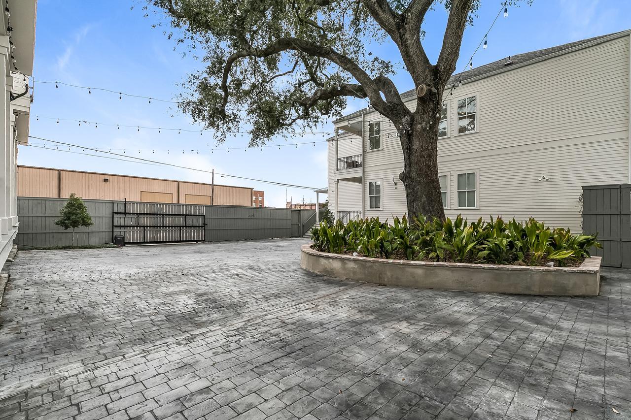Modern 2br On Carondelet By Hosteeva Apartment New Orleans