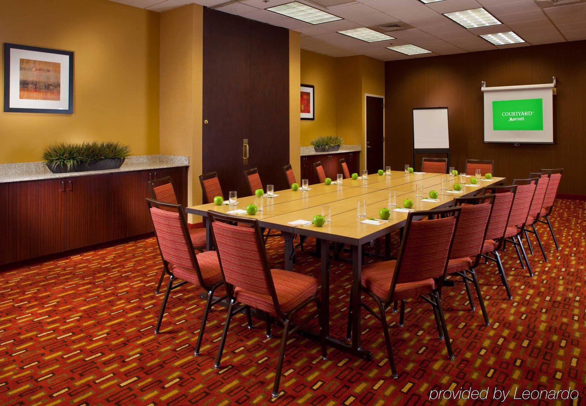 Hotel Courtyard By Marriott Downtown Near The French Quarter 3*