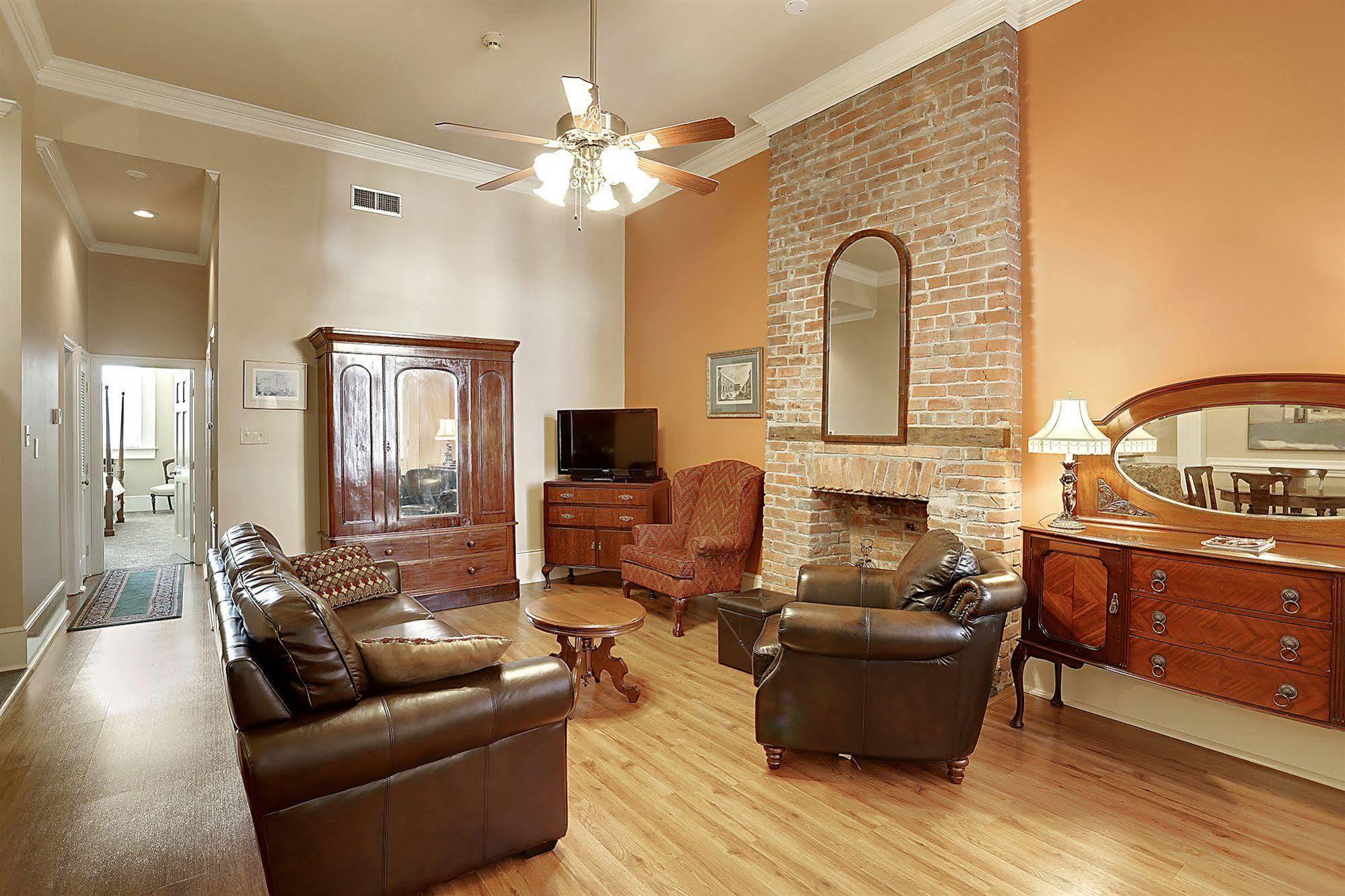 Hotel Grenoble House New Orleans