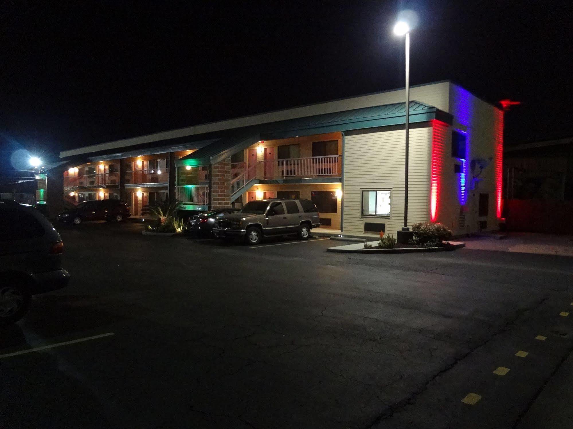 Hotel Nola & 4*