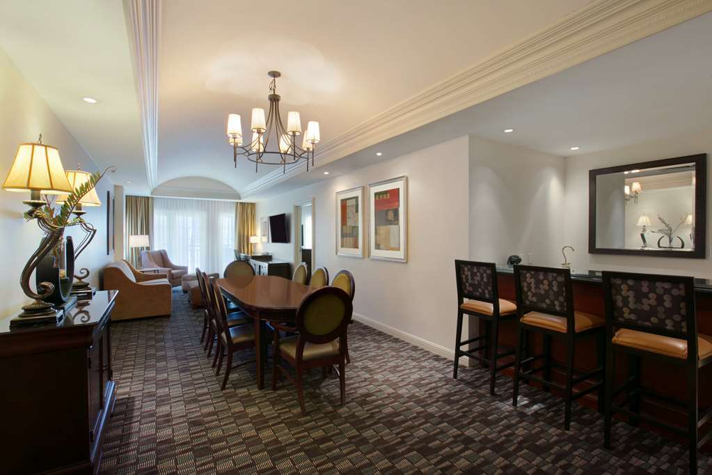 Embassy By Hilton Convention Center Hotel New Orleans