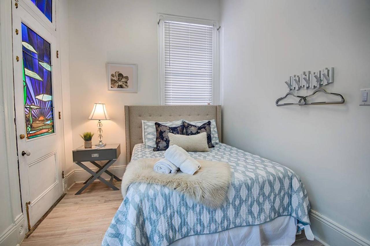 7 Bedroom - Sleeps 14! Next To Bourbon Street *