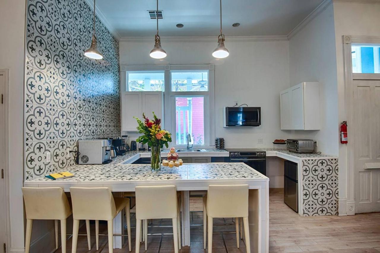 7 Bedroom - Sleeps 14! Next To Bourbon Street Villa *