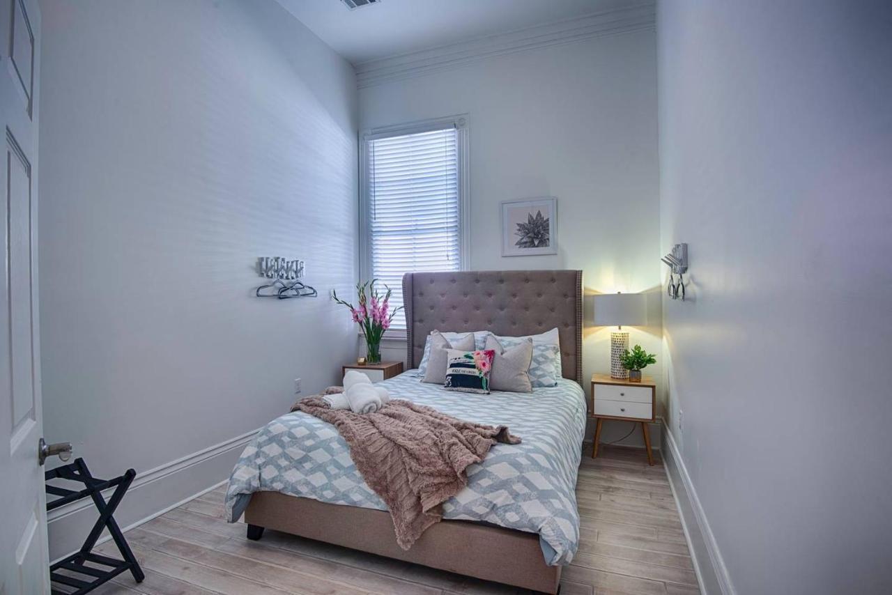 Villa 7 Bedroom - Sleeps 14! Next To Bourbon Street